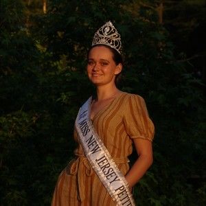 Meet your Posher, Maja